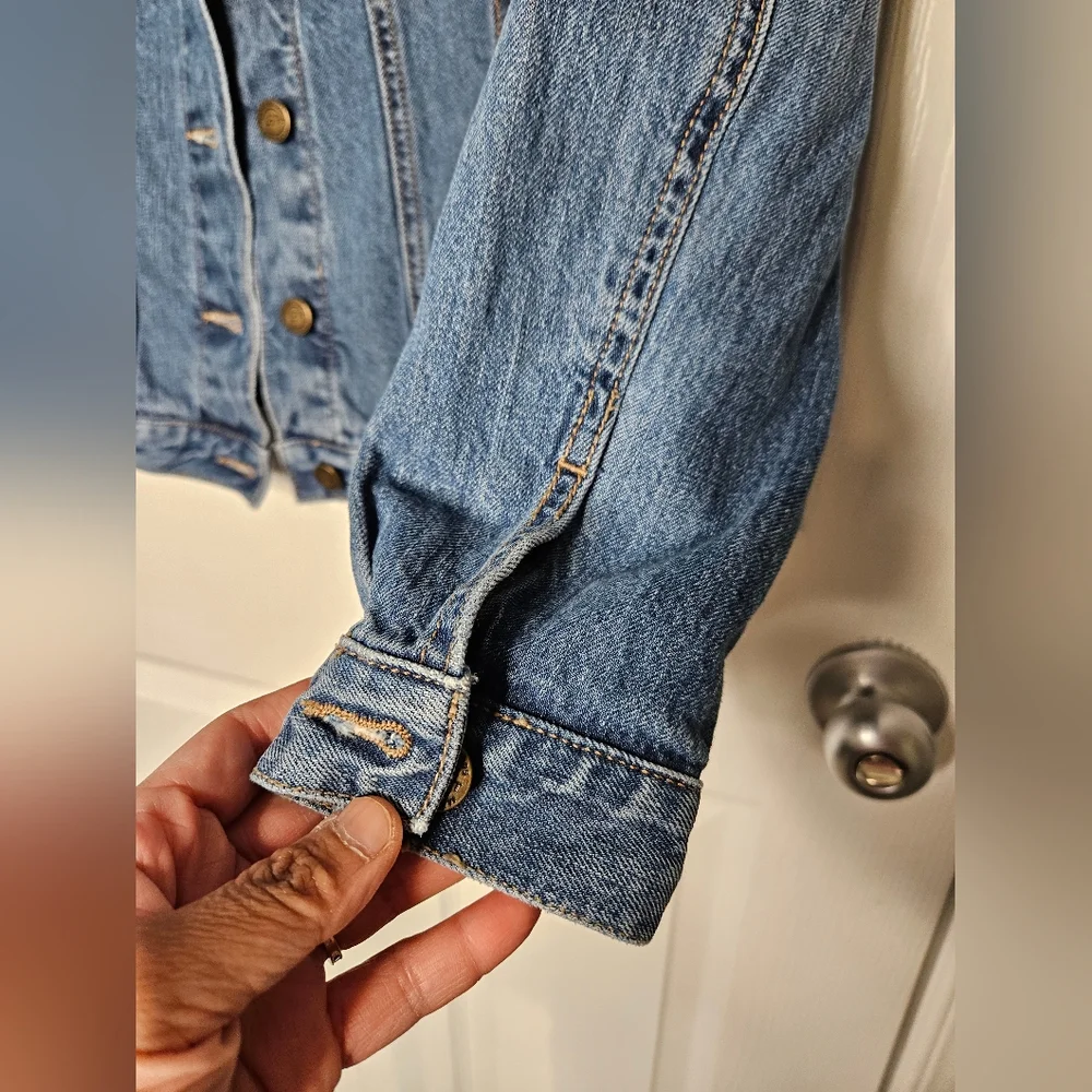 Loft Women's Jean Jacket small Size - Picture 7 of 16